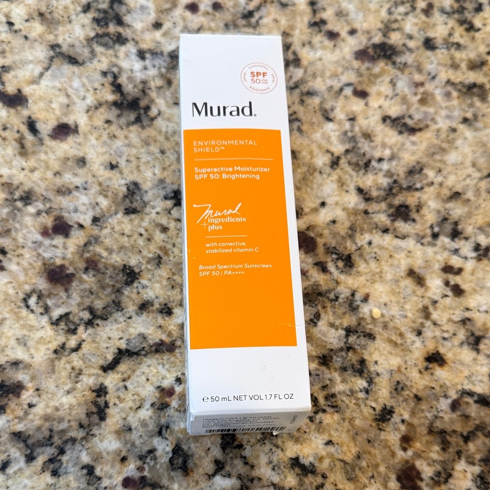 Murad Environmental Shield Superactive Moisturizer SPF 50 - Orange & White